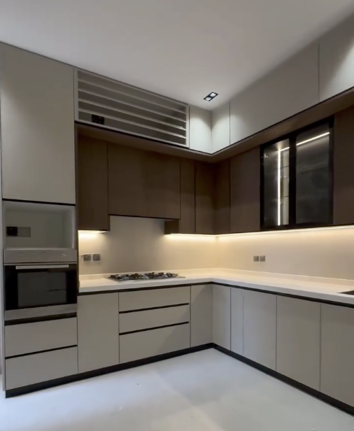 Modern Kitchen Agra